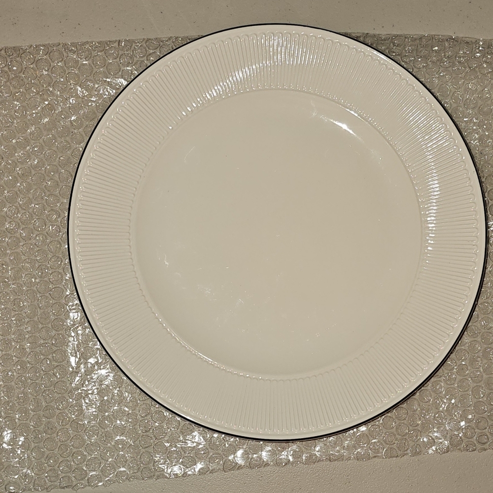 Kate Spade York Avenue plate